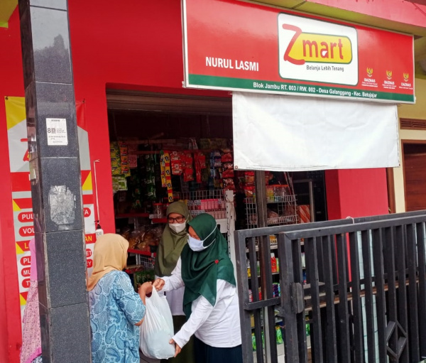 Saudagar Zmart BAZNAS Berbagi Sembako untuk Dhuafa