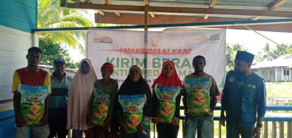 Perjuangan Guru Ngaji Pedalaman Papua Barat Salurkan Bantuan Beras untuk Masyarakat Binaanya