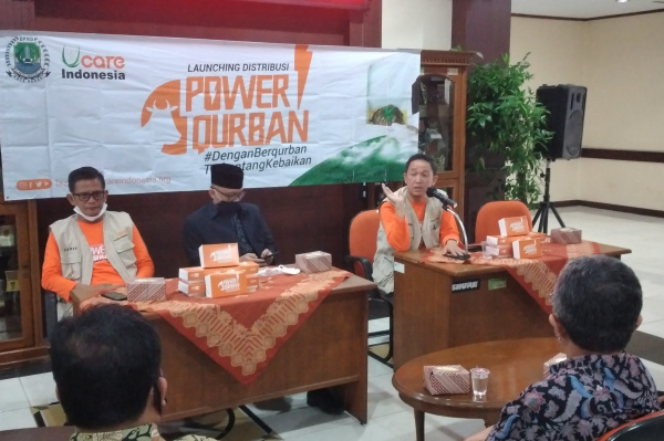 Bantu Masyarakat Miskin, LAZ Ucare Bikin Paket Rendang