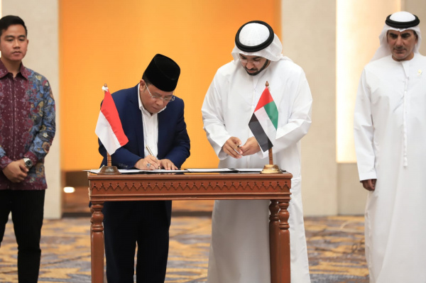 Indonesia-PEA Sepakati Pengelolaan Masjid Raya Sheikh Zayed Solo Jadi Pusat Literasi Keagamaan