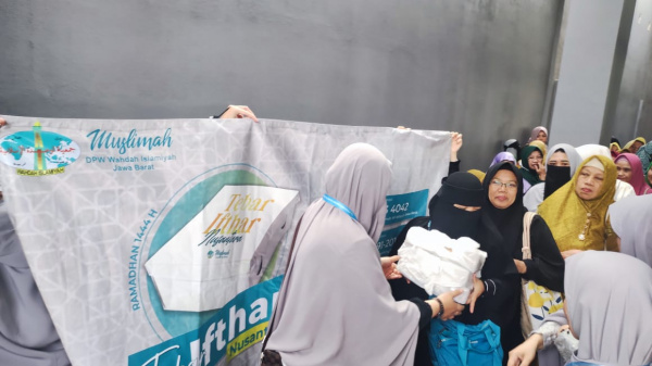 Momentum Terbaik Bangun Solidaritas, Muslimah Wahdah Jabar Gelar Kajian Muslimah dan Tebar Ifthar