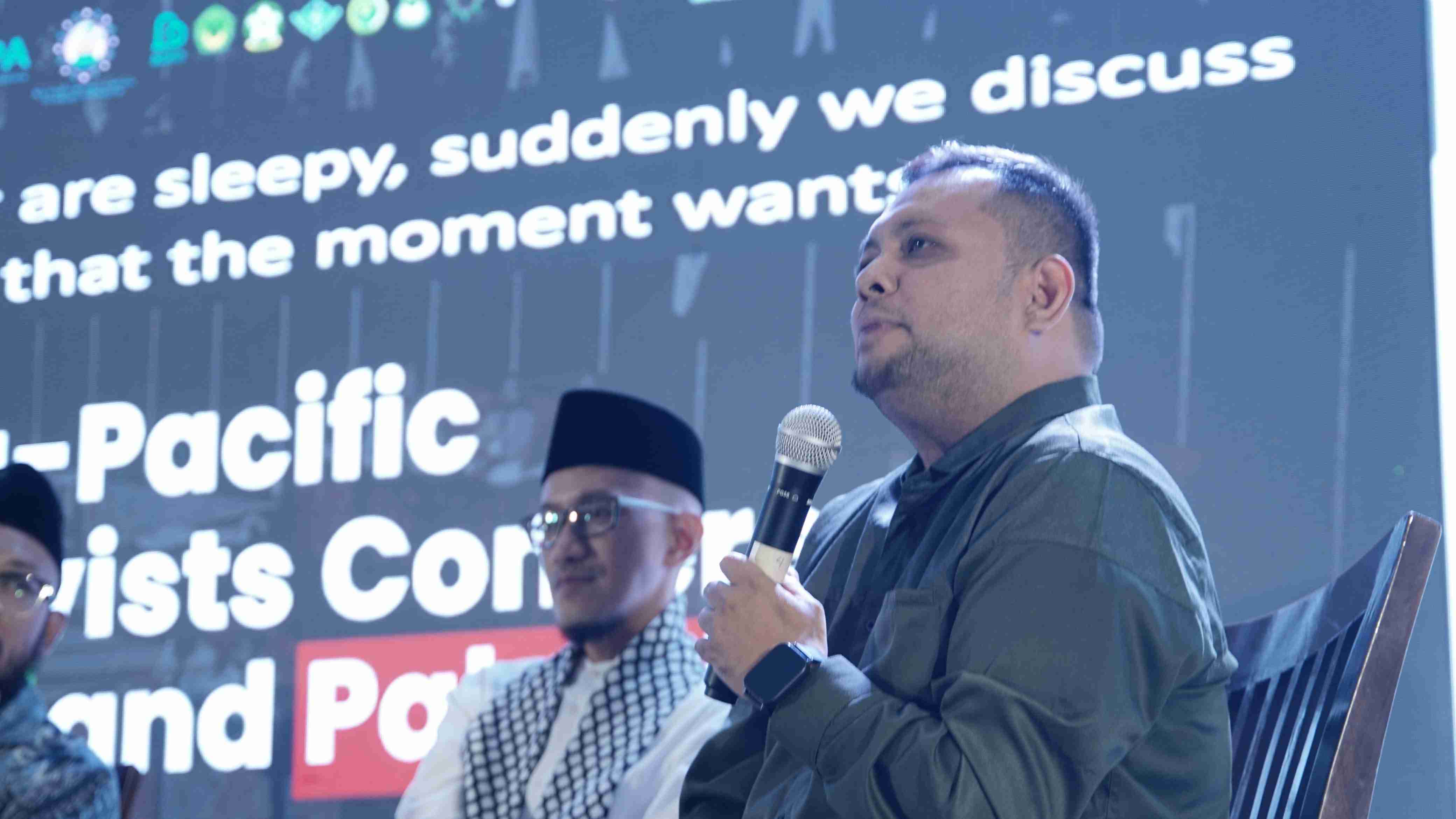 Sisipkan gambar ...