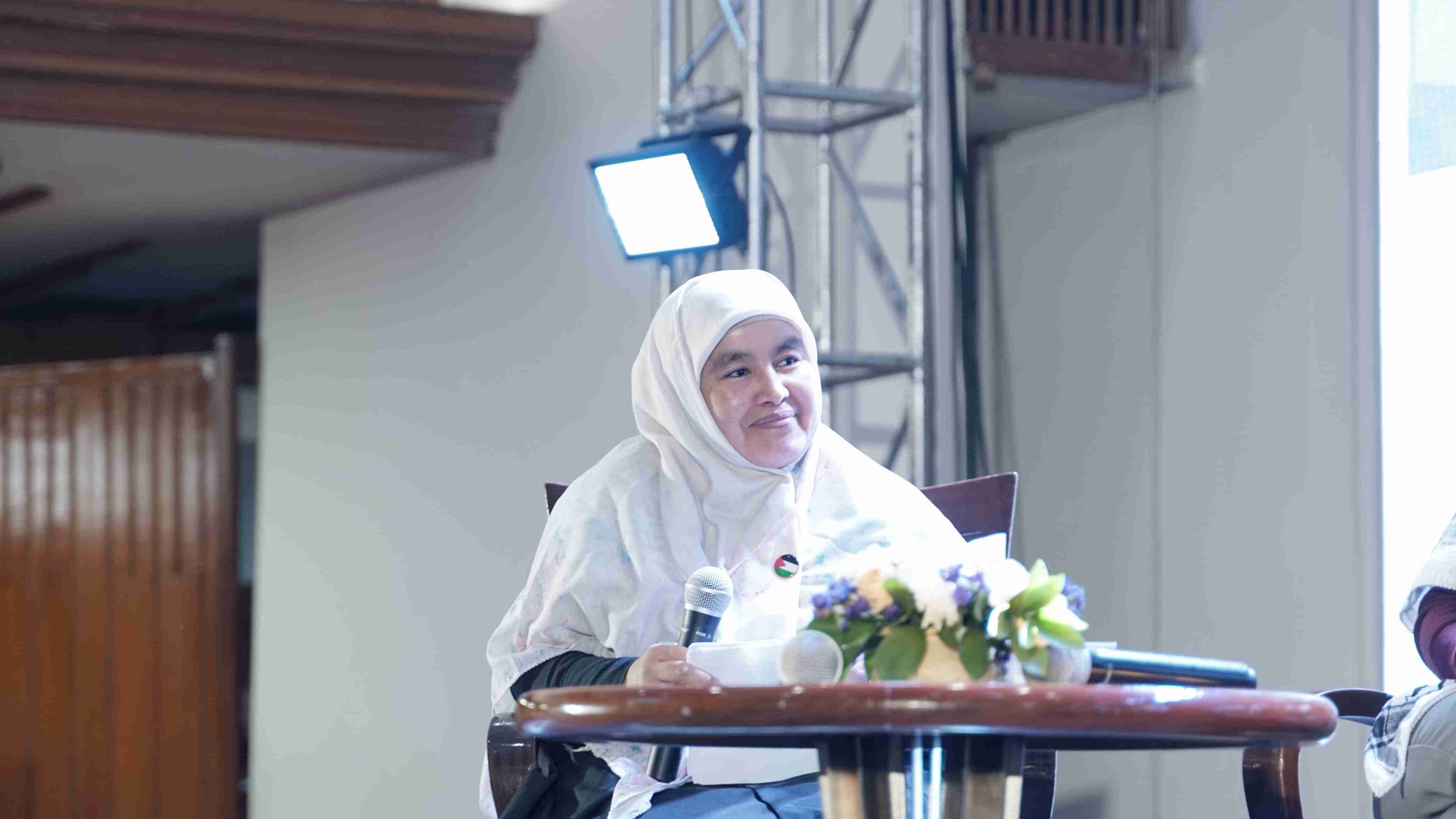 Sisipkan gambar ...