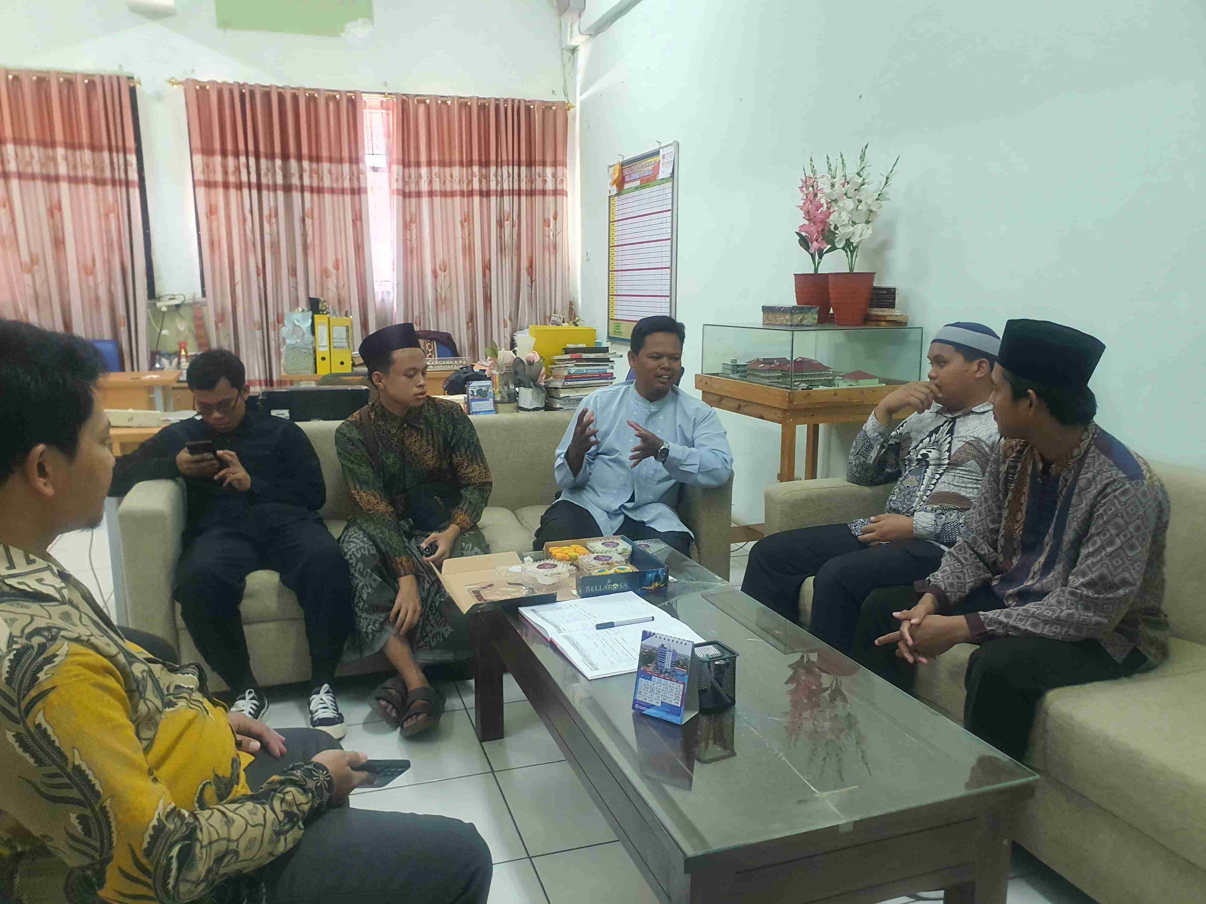 Sisipkan gambar ...