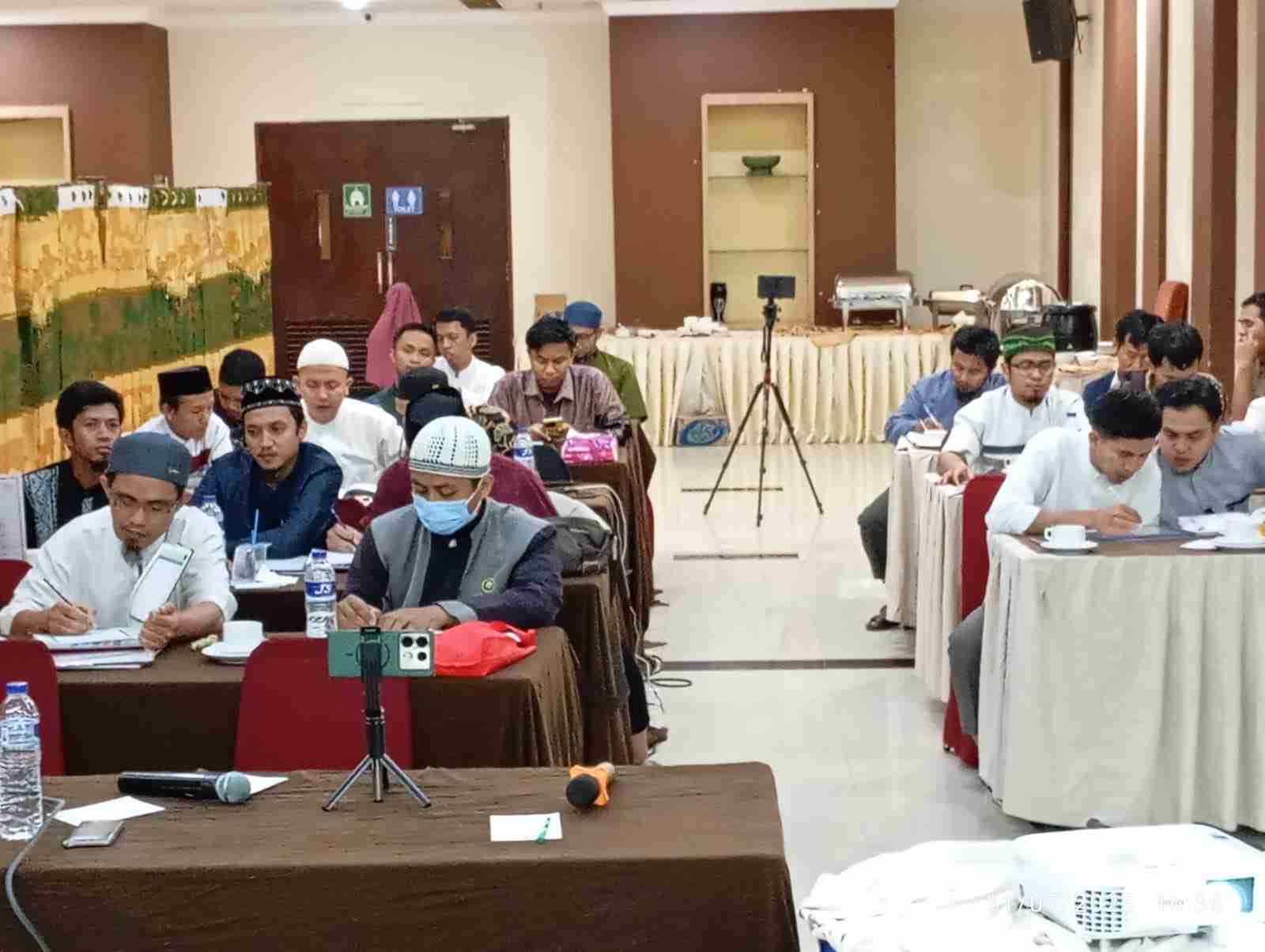 Sisipkan gambar ...