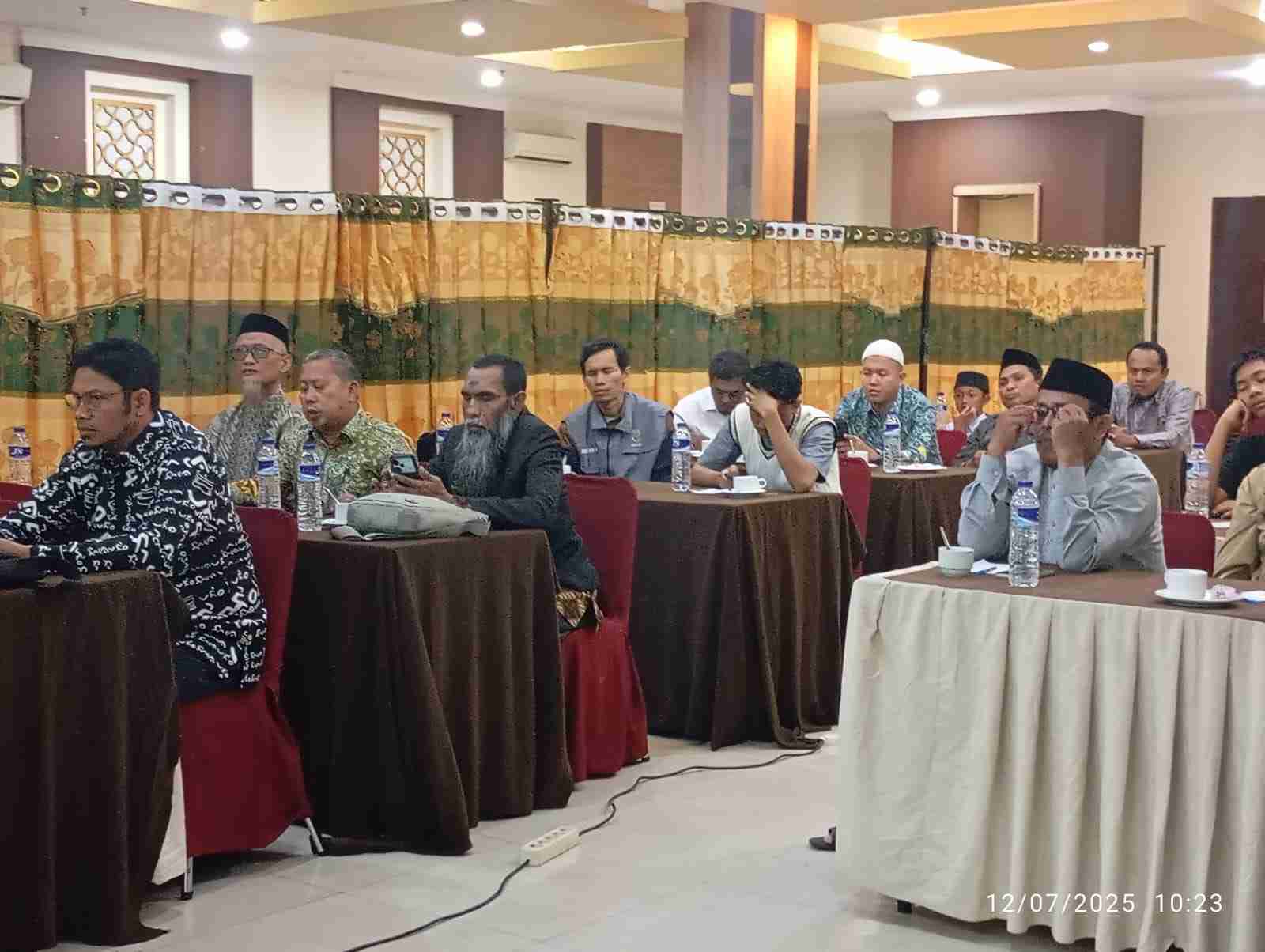 Sisipkan gambar ...