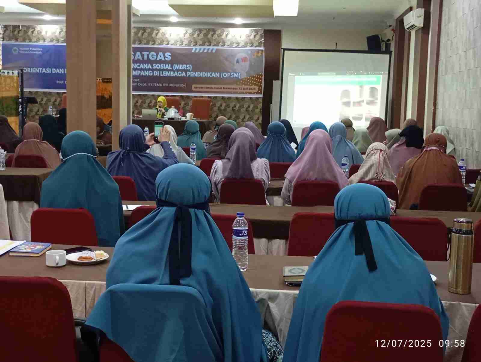 Sisipkan gambar ...
