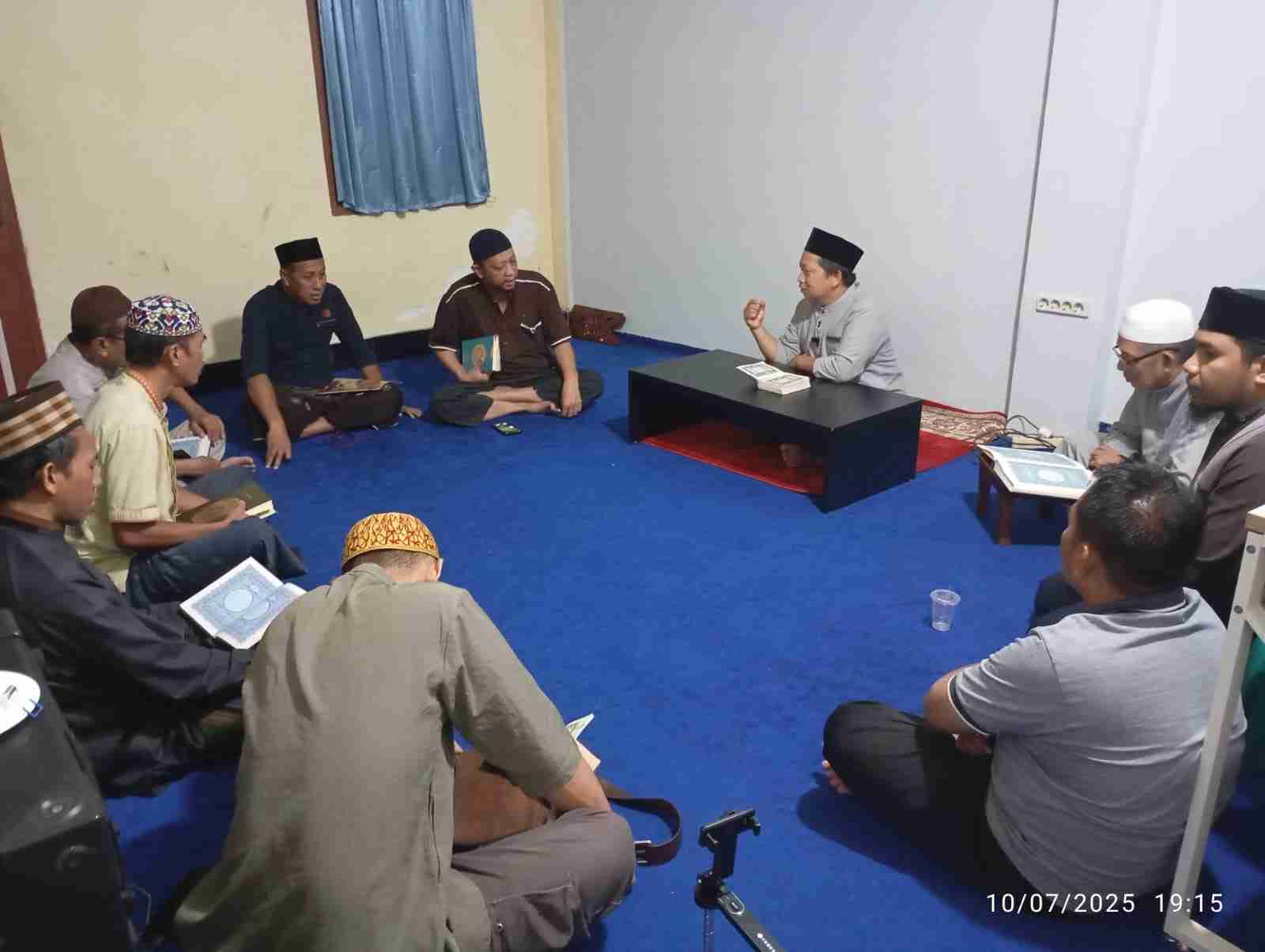 Sisipkan gambar ...