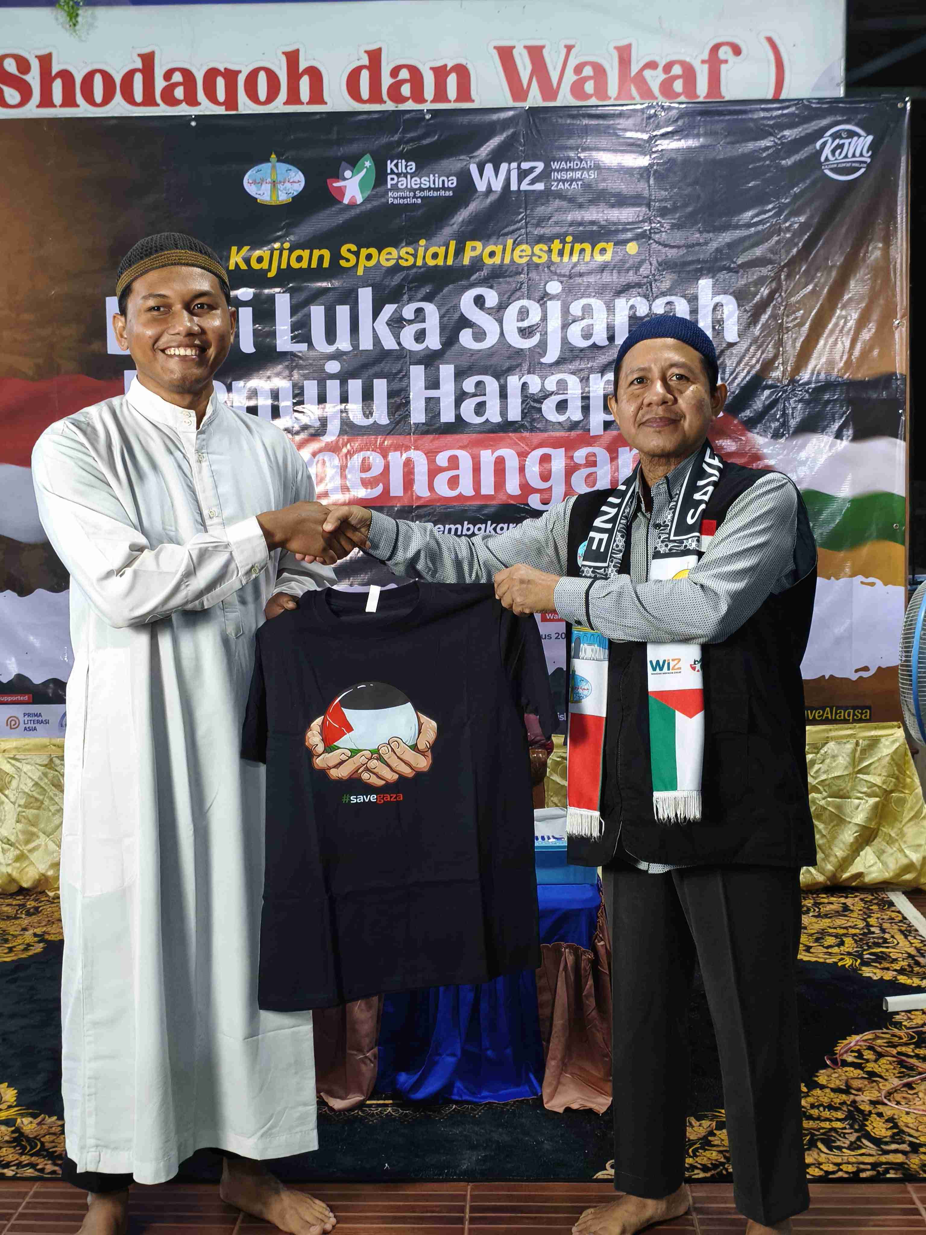 Sisipkan gambar ...