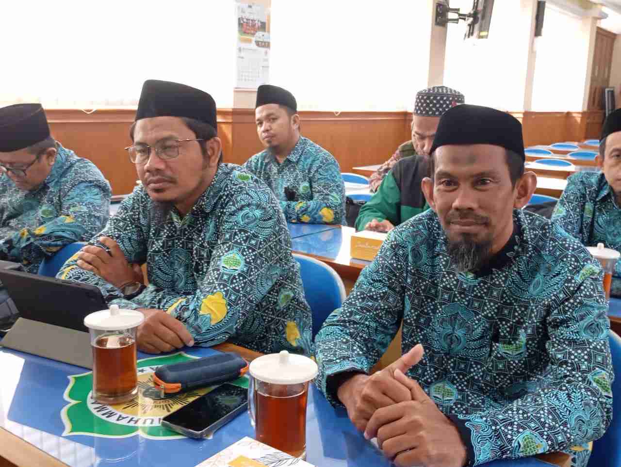 Sisipkan gambar ...
