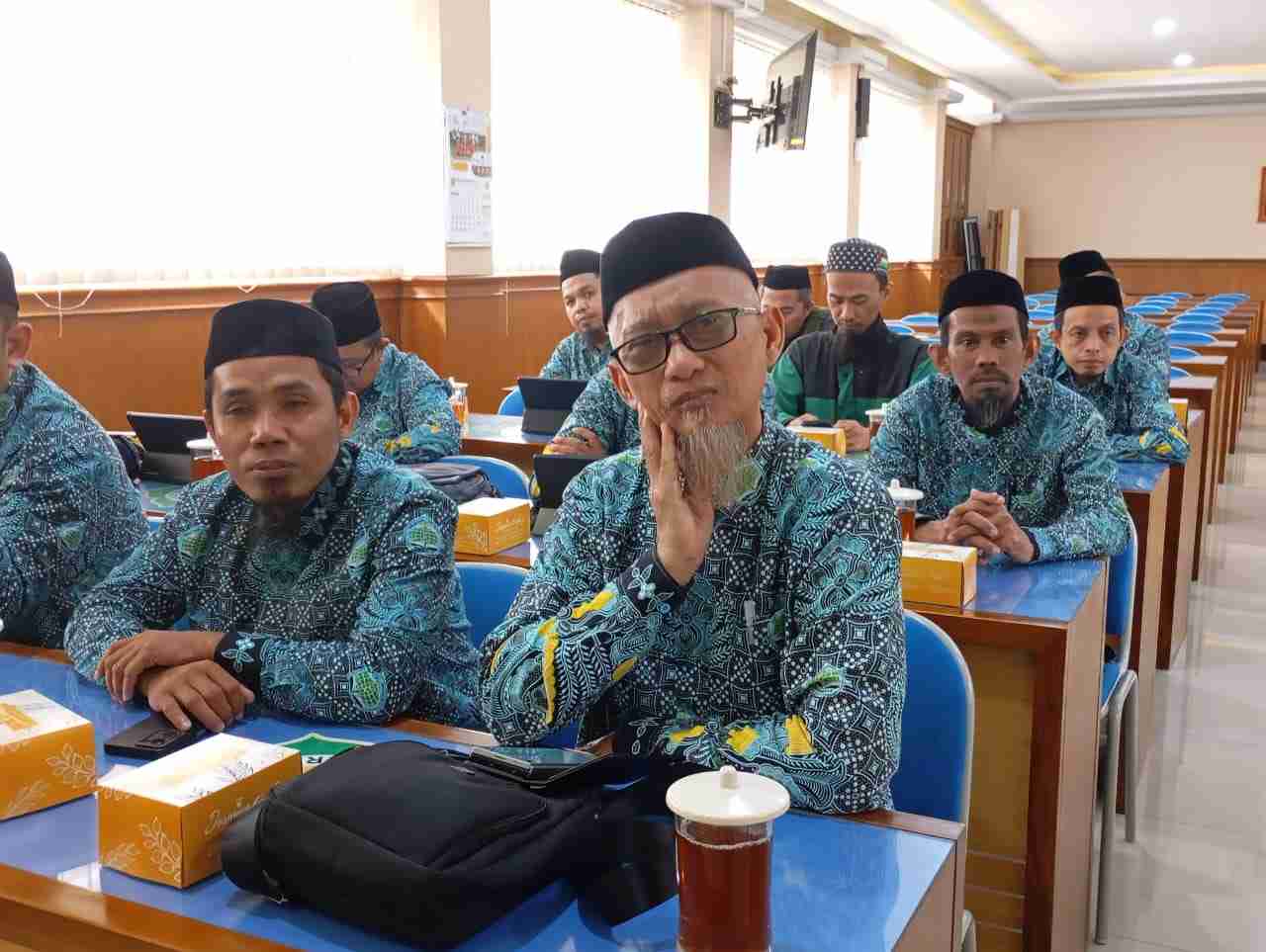 Sisipkan gambar ...