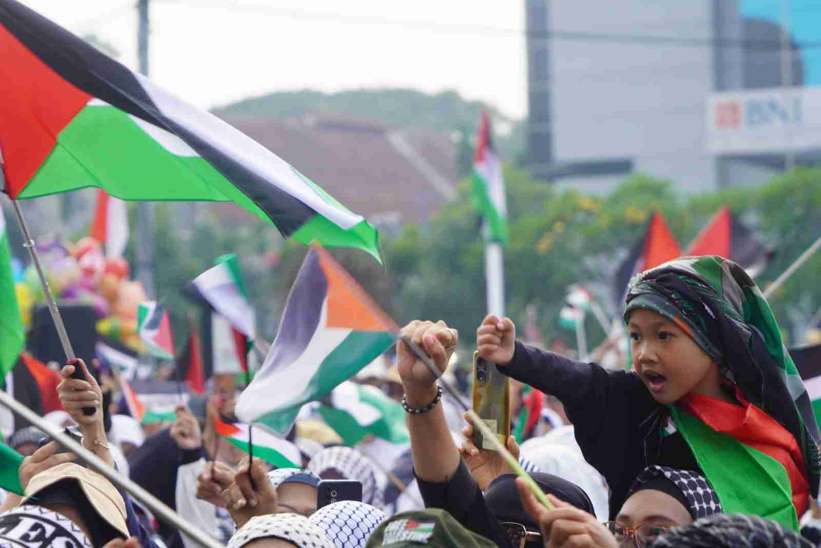 Sisipkan gambar ...
