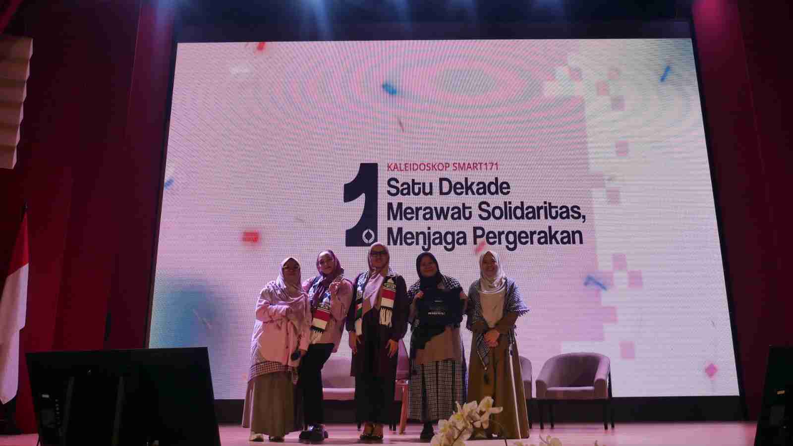 Sisipkan gambar ...