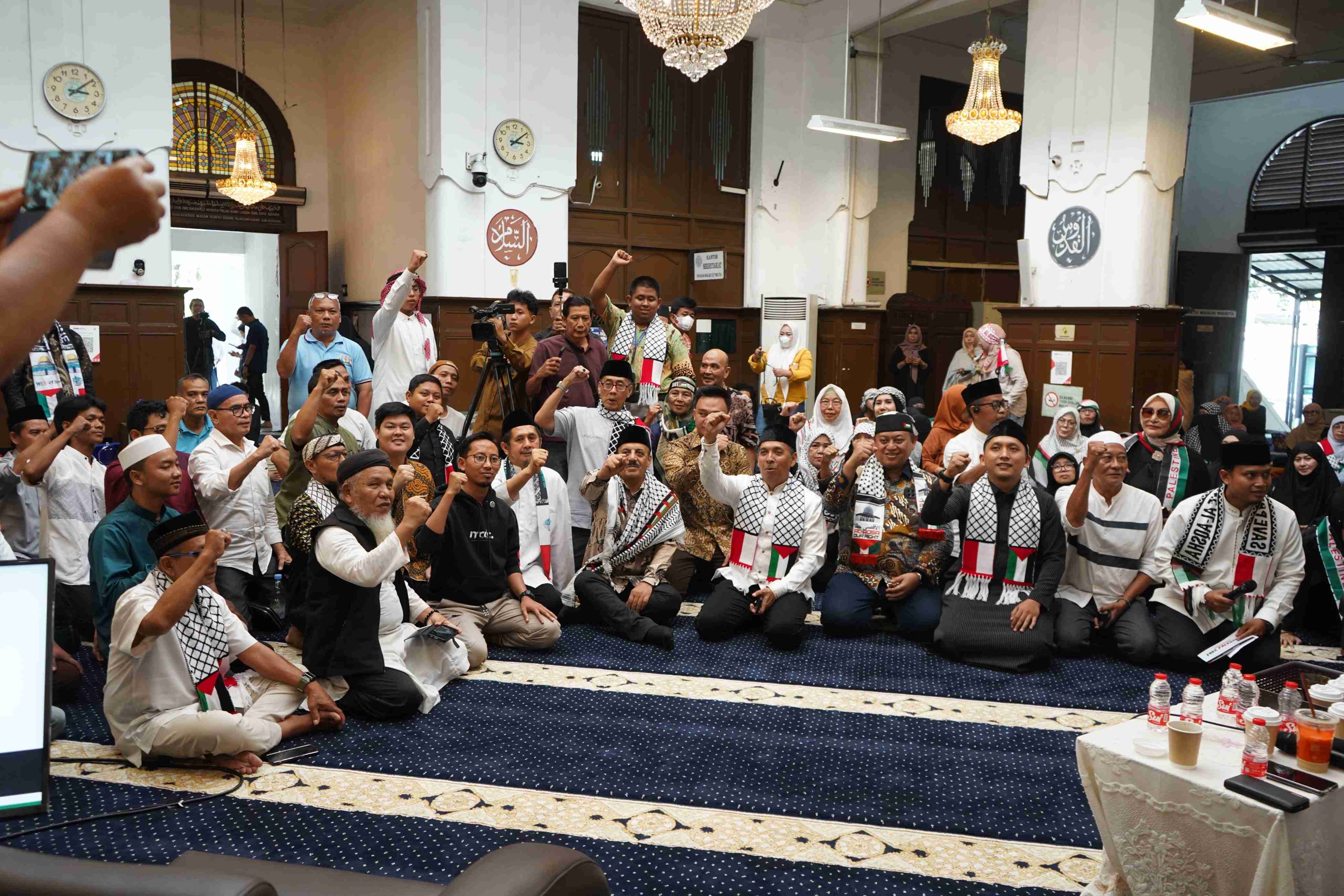 Sisipkan gambar ...