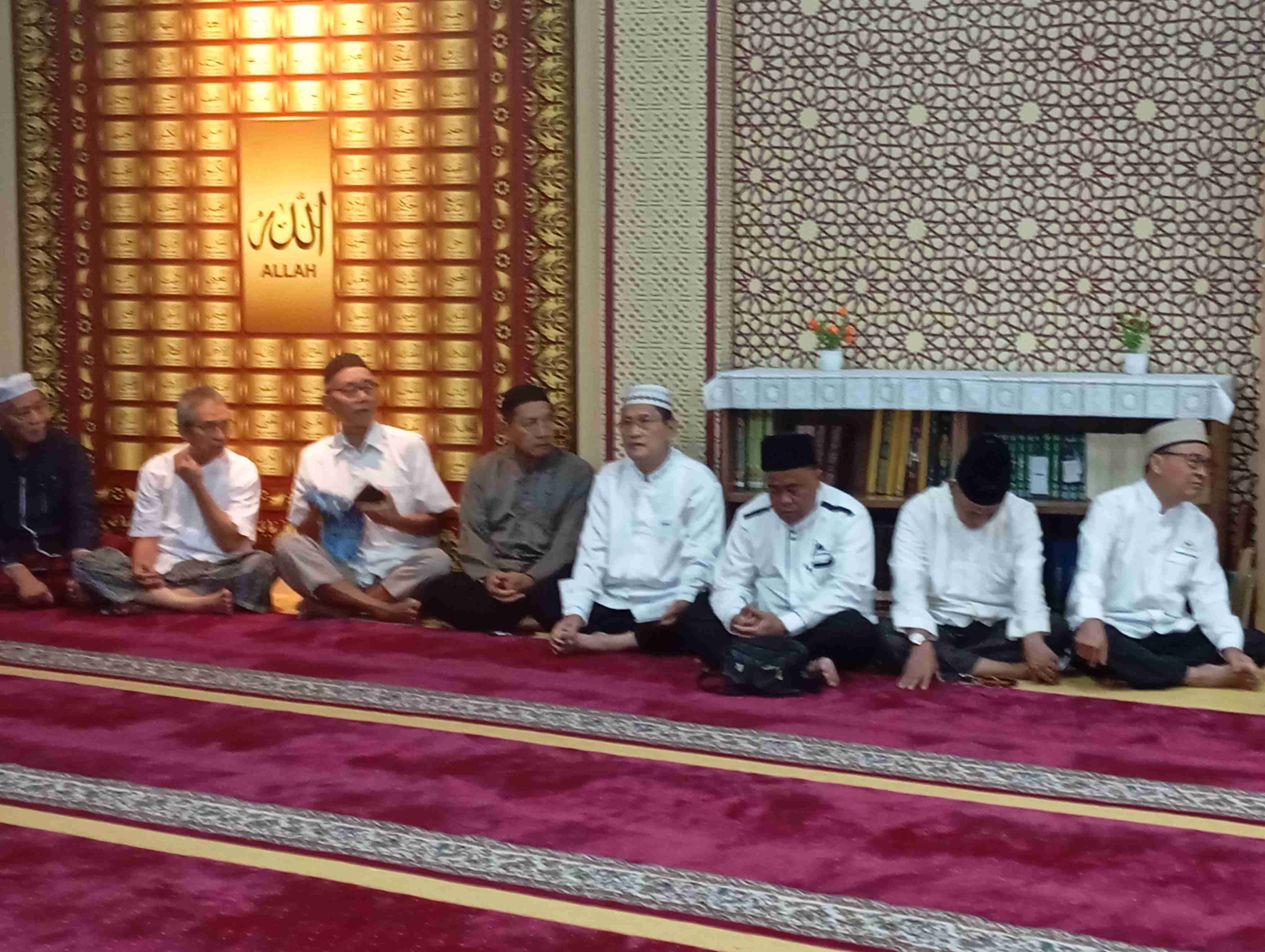Sisipkan gambar ...