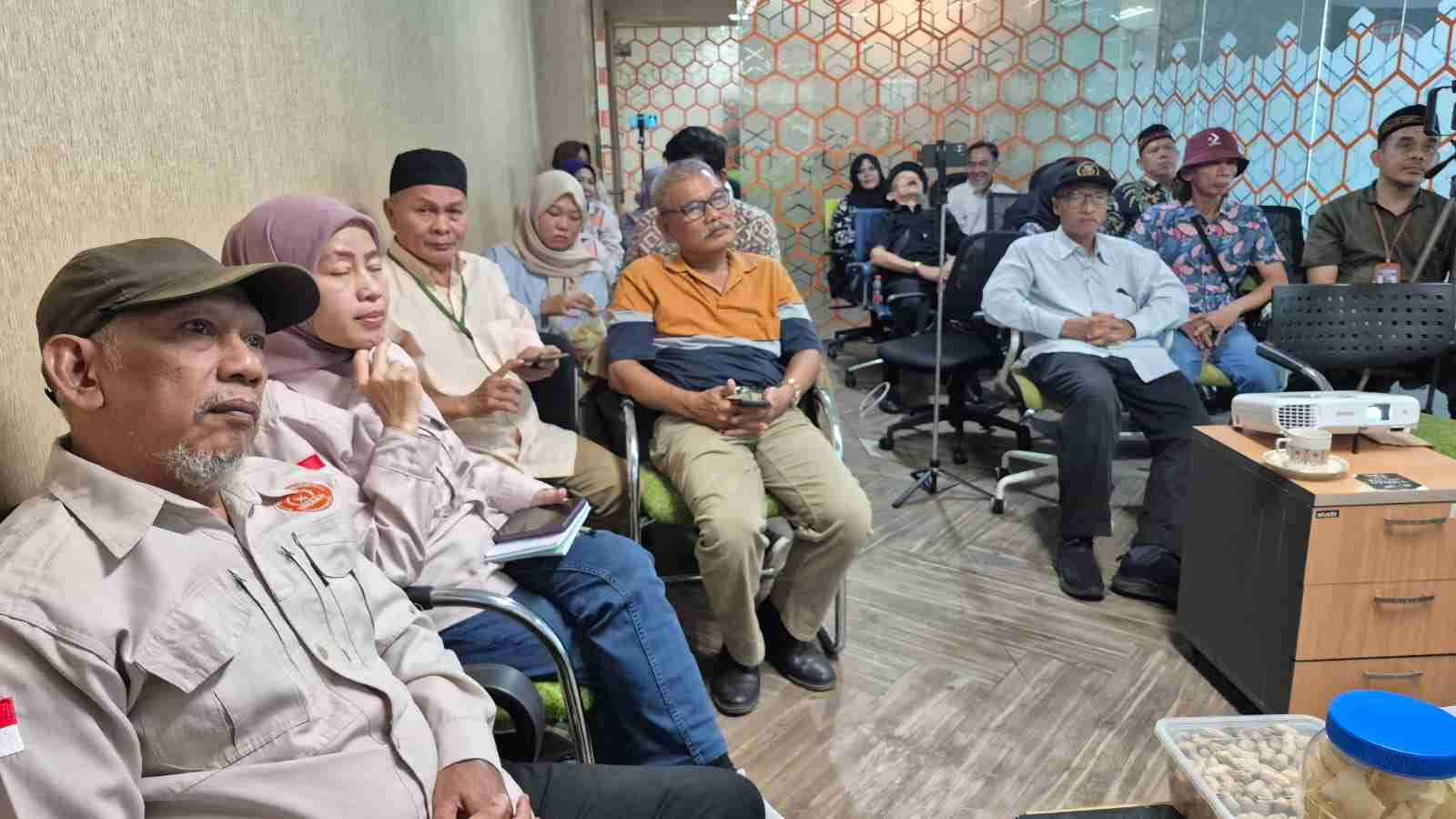 Sisipkan gambar ...