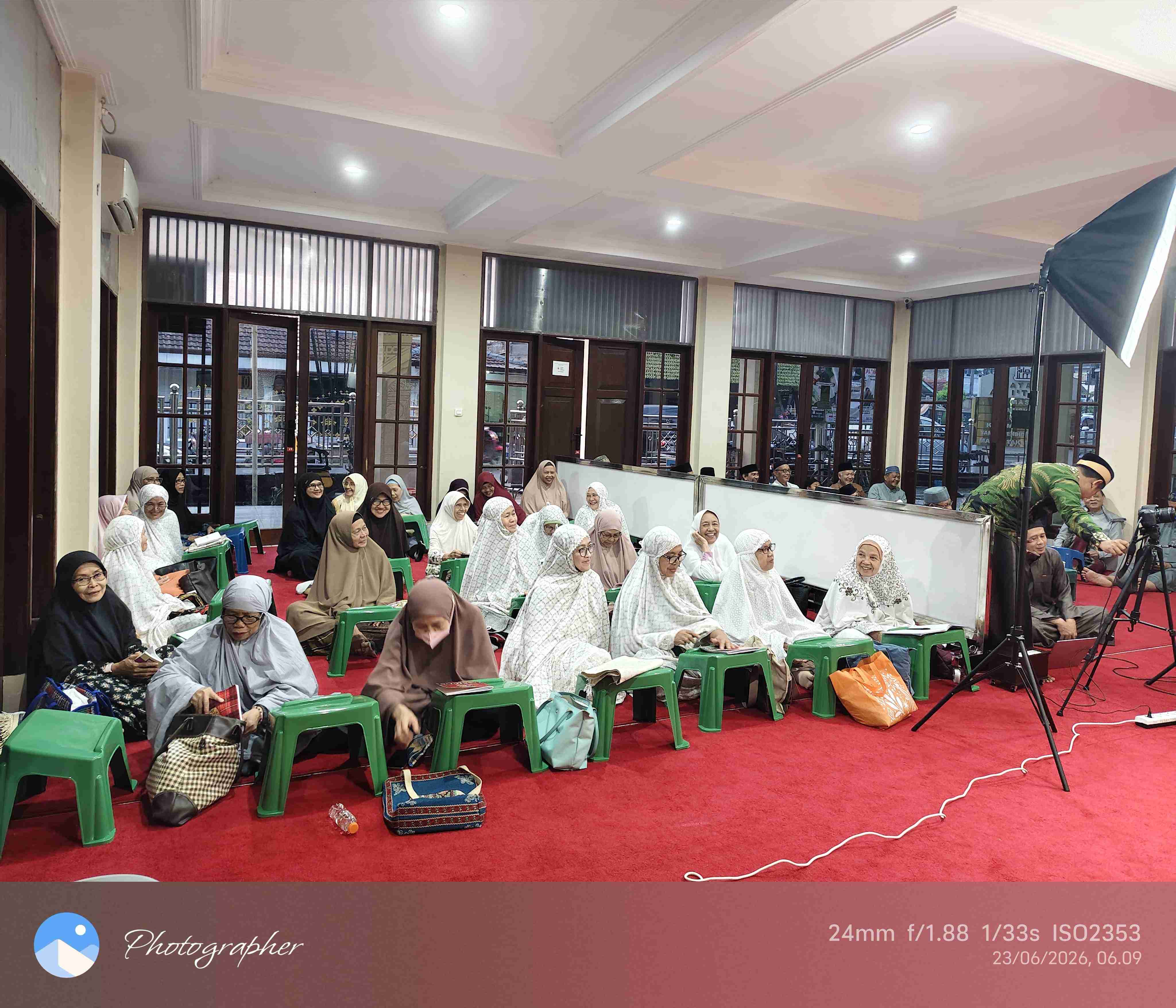Sisipkan gambar ...