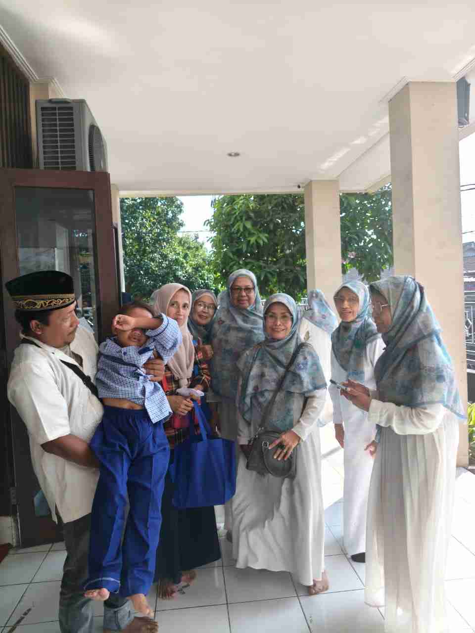 Sisipkan gambar ...