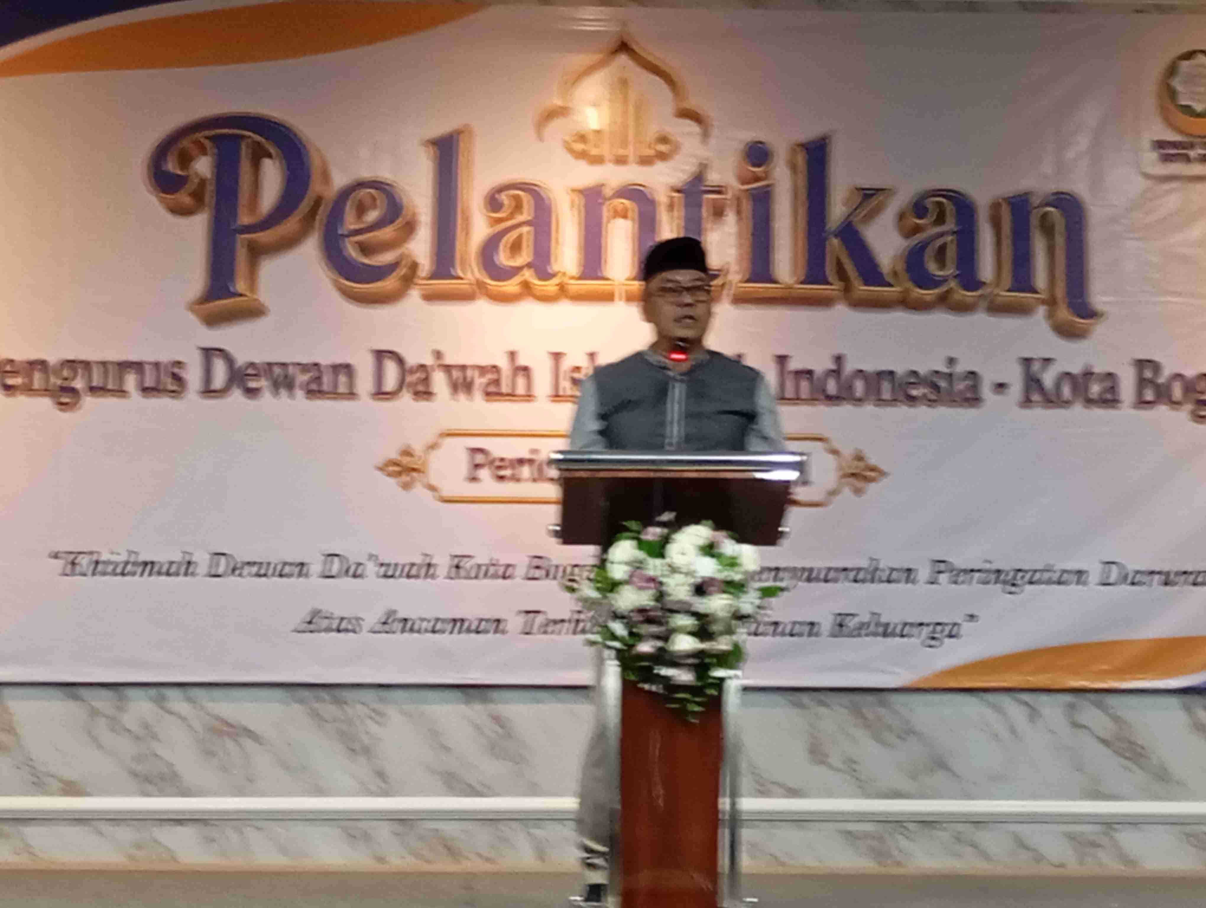 Sisipkan gambar ...