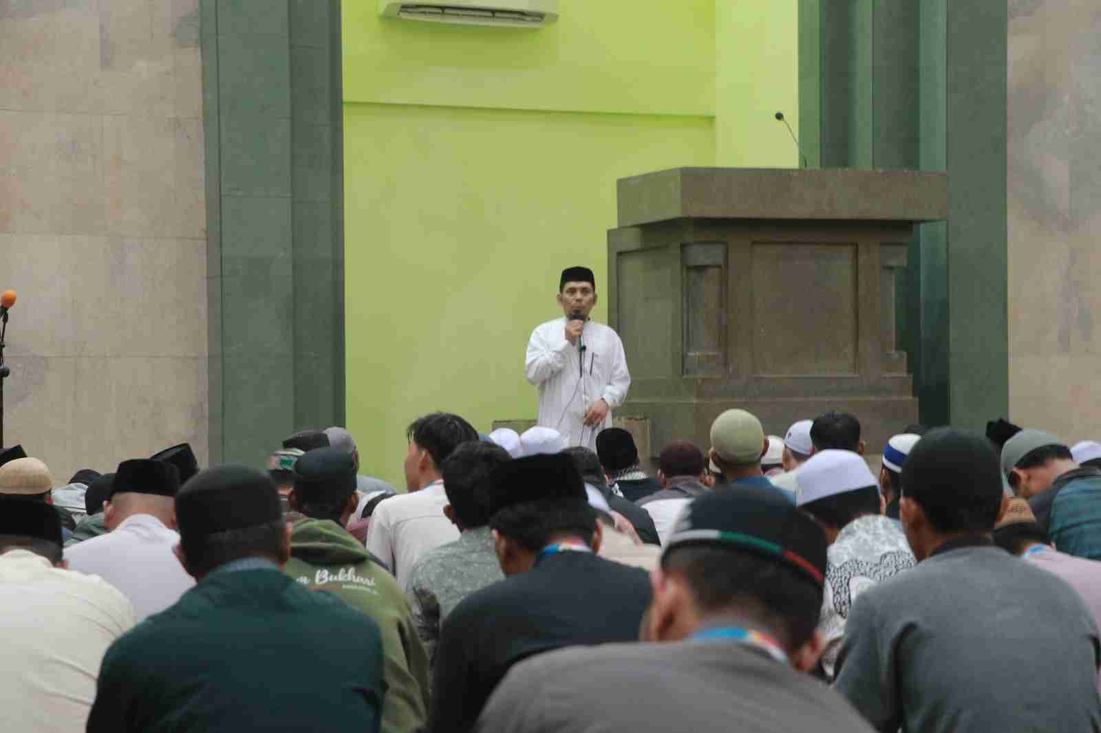 Sisipkan gambar ...
