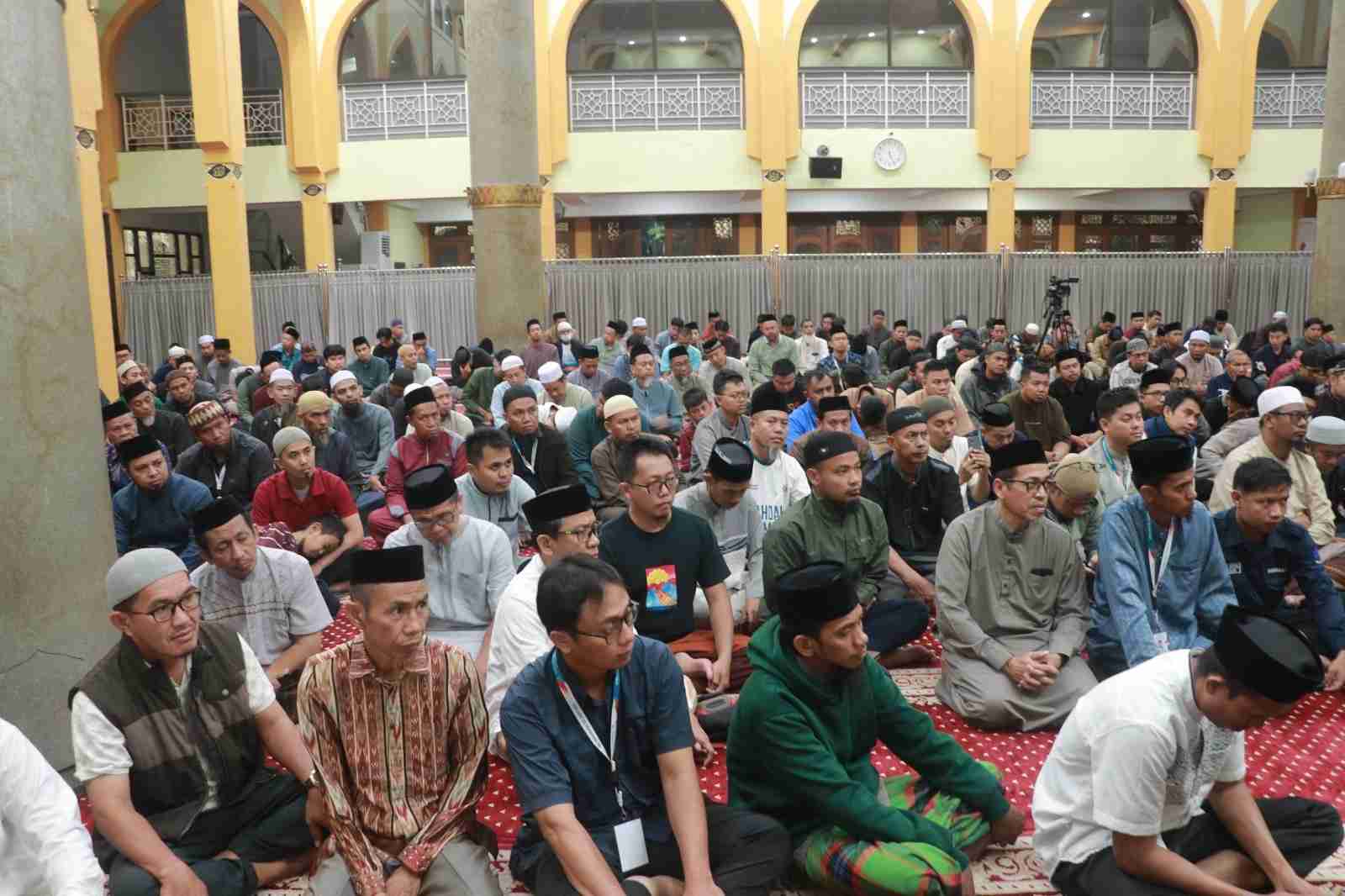 Sisipkan gambar ...