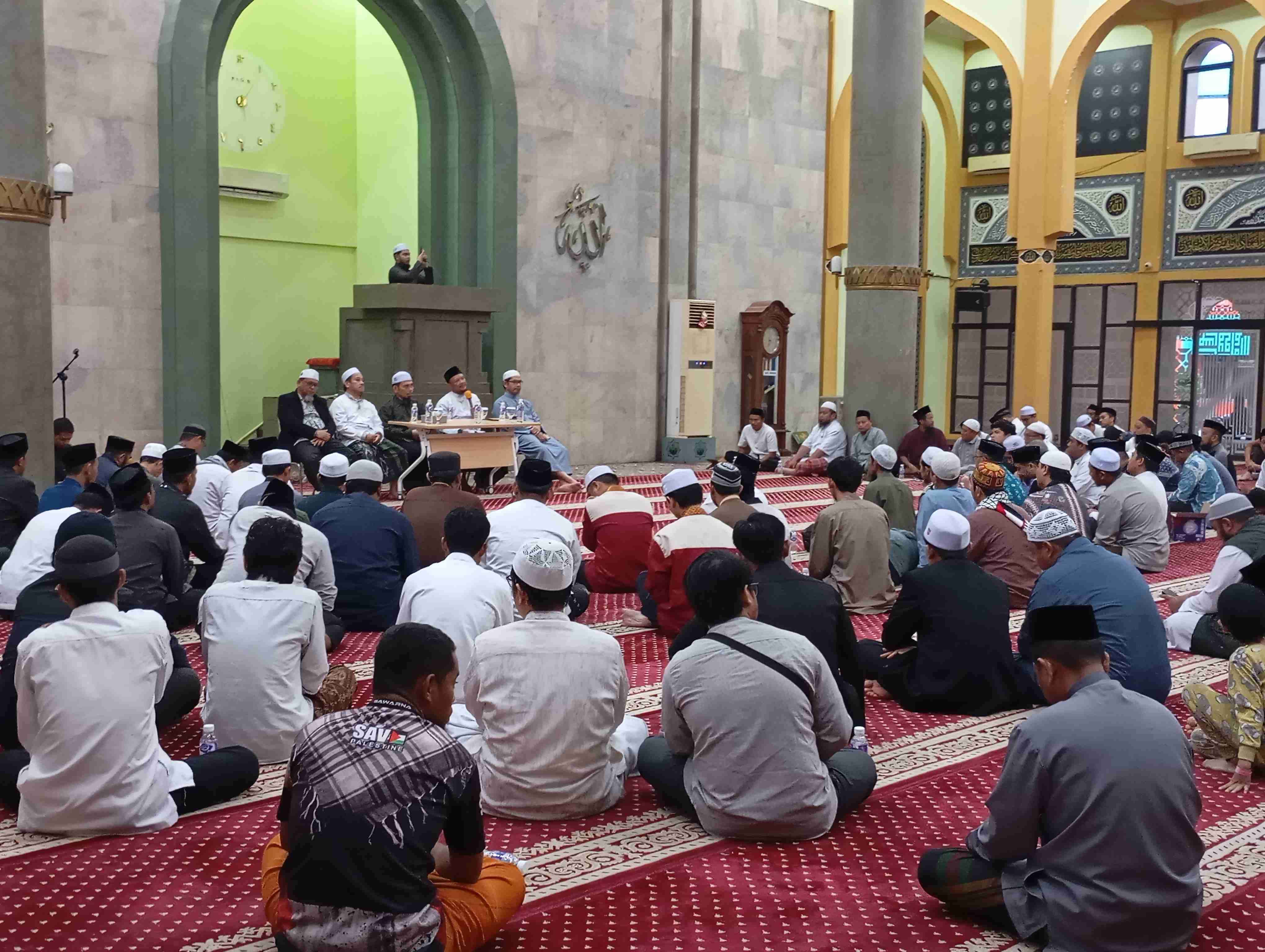 Sisipkan gambar ...