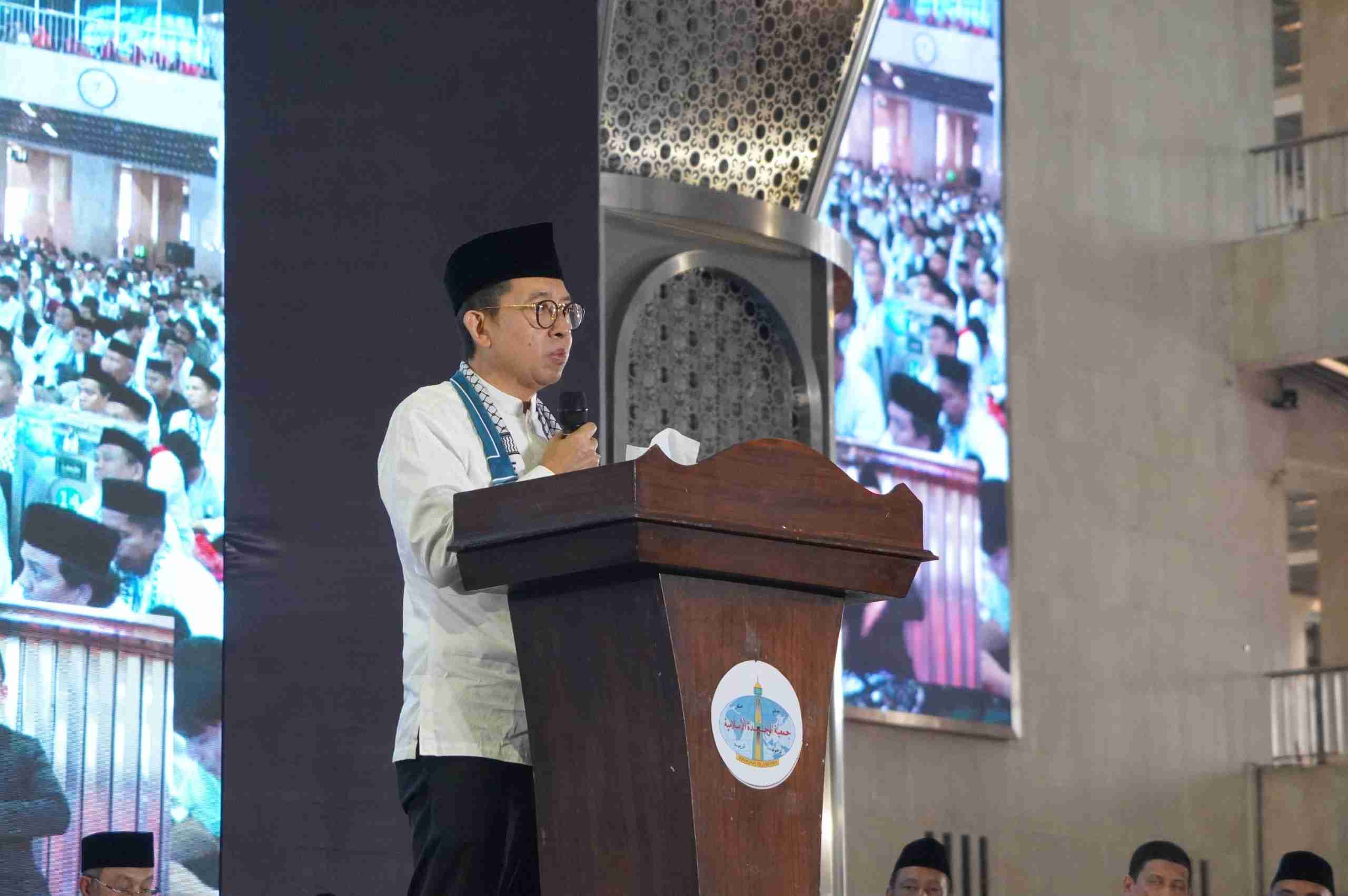 Sisipkan gambar ...