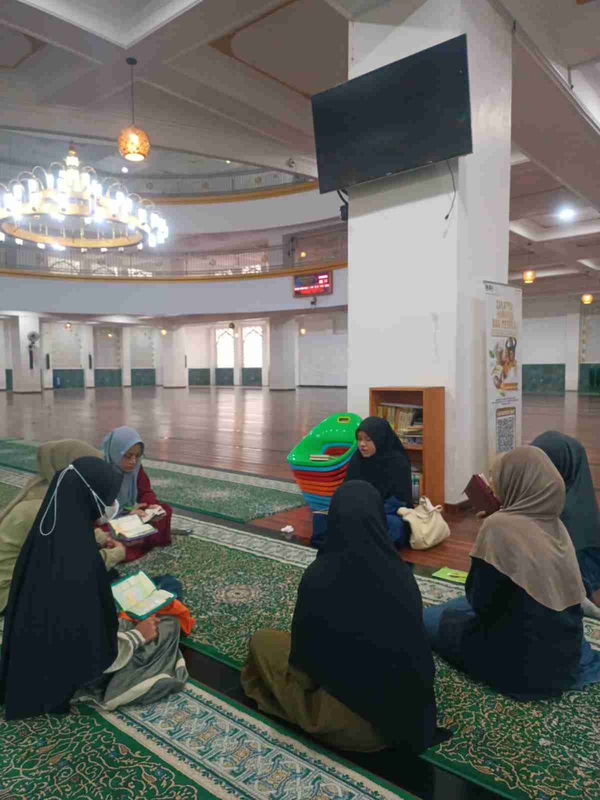 Sisipkan gambar ...
