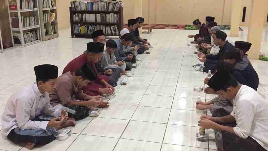 Sisipkan gambar ...