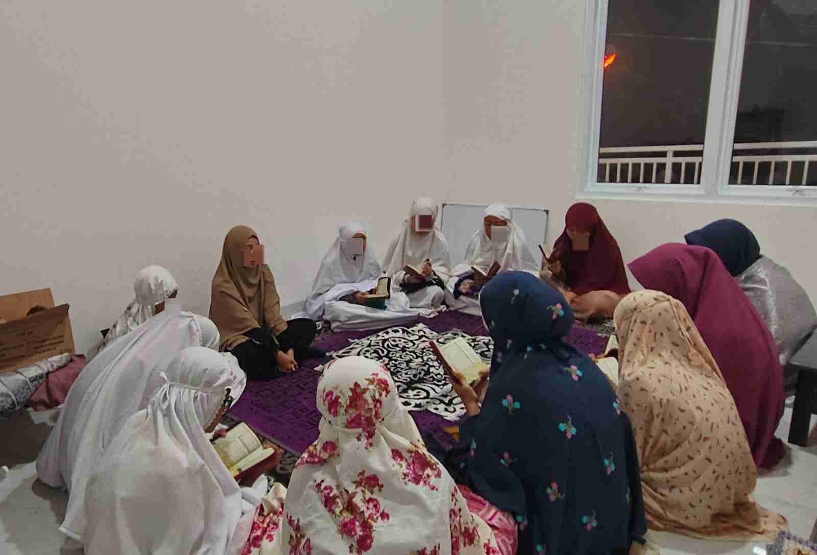Sisipkan gambar ...