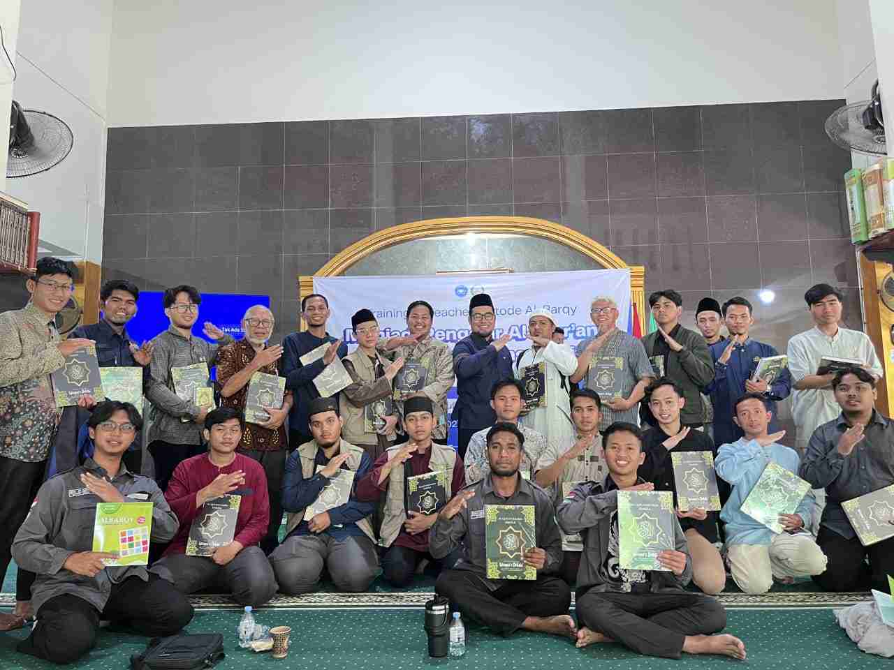 Sisipkan gambar ...