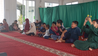 Puncak Acara I’tikaf, Pembagian dan Penerimaan Hadiah Lomba Anak di Masjid Azura Bogor