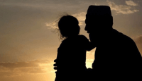 Bagaimana Fatherless Membentuk Identitas, Tubuh, dan Hubungan Perempuan