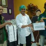 WIZ Bagikan Ifthar untuk Security dan Petugas Kebersihan di RSCM