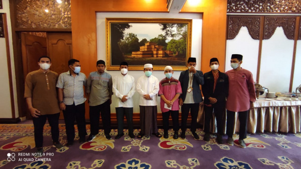 Silaturahmi dengan Pengurus Wahdah Islamiyah, Gubernur Jambi Sampaikan Program Satu Desa Satu Hafiz