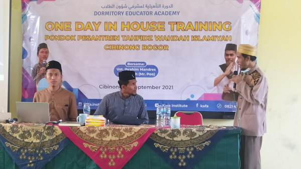 Tingkatkan Kedisiplinan Guru dan Karyawan, Ponpes Tahfidz WI Cibinong Gelar Pelatihan Sehari Sumber