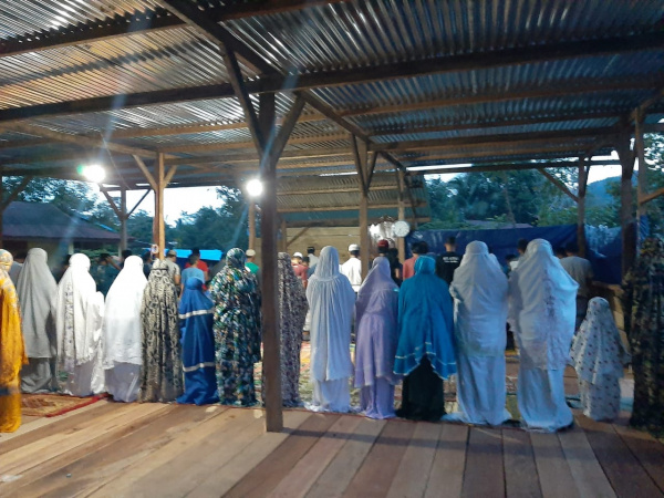 Relawan Askar Kauny Bangun Masjid Darurat di Mamuju