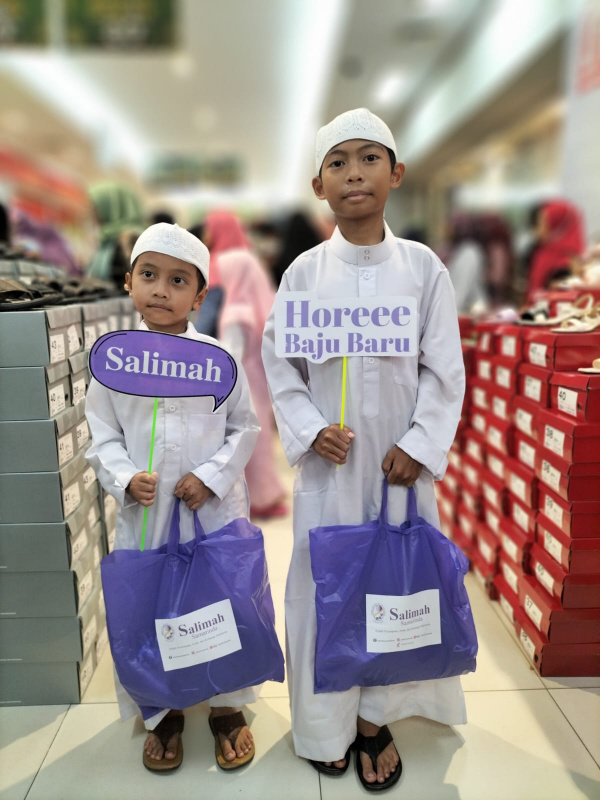 Salimah Meriahkan Pertengahan Ramadhan dengan Khatam Qur'an dan Berbagi Takjil