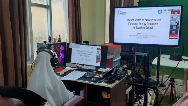 Hafal Qur'an 30 Juz, Santri SMA Ar-Rohmah Putri Raih Medali Olimpiade Kimia Internasional