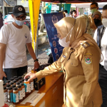 Ibu Bupati Mamuju Kunjungi Gerai Pasar Ramadhan Sobis Pammase