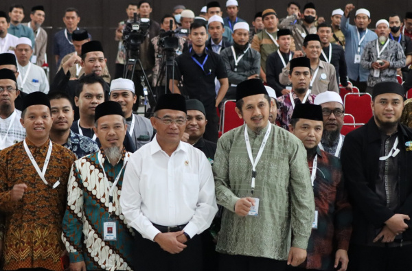 Hadiri Mukernas ke-XV, Menko PMK Ajak Wahdah Islamiyah Ambil Peran dalam Penurunan Stunting