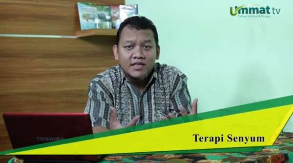 (Video) dr Agus Rahmadi : Terapi Senyum dalam Mengobati Ganguan Kesehatan