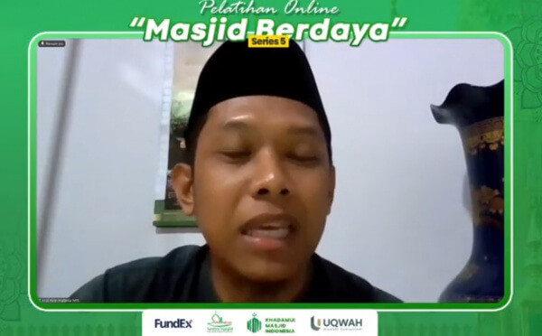 Masjid Titik Cahaya di Bone: Bagikan Setiap Bulan Beras Hingga 500 Kg