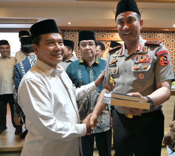 KH.Masyhuril Khamis Apresiasi Langkah Kapolri yang  Dekat dengan Rakyat, Ulama, dan Pesantren