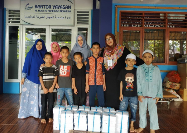KJB Depok Antar Nasi Kotak Buat Santri Penghafal Qur'an Al Hijaz