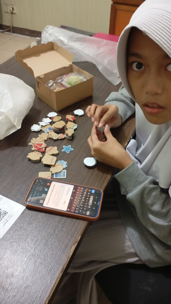 ( Ummat TV Peduli) Karpet untuk Mushalla Sekolah: Menghadirkan Kenyamanan Ibadah bagi 750 Murid SD Negeri Muara Beres