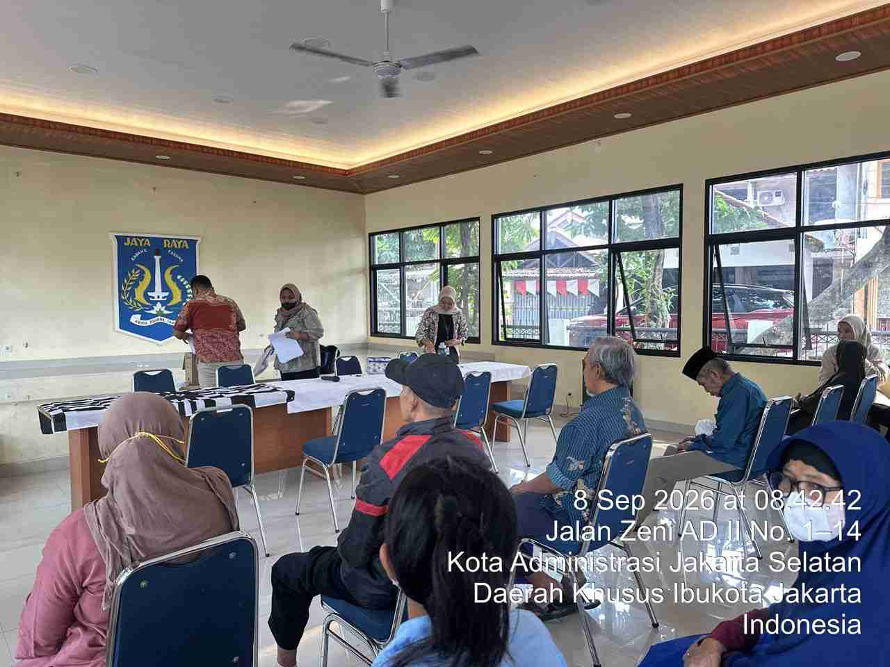 Sisipkan gambar ...