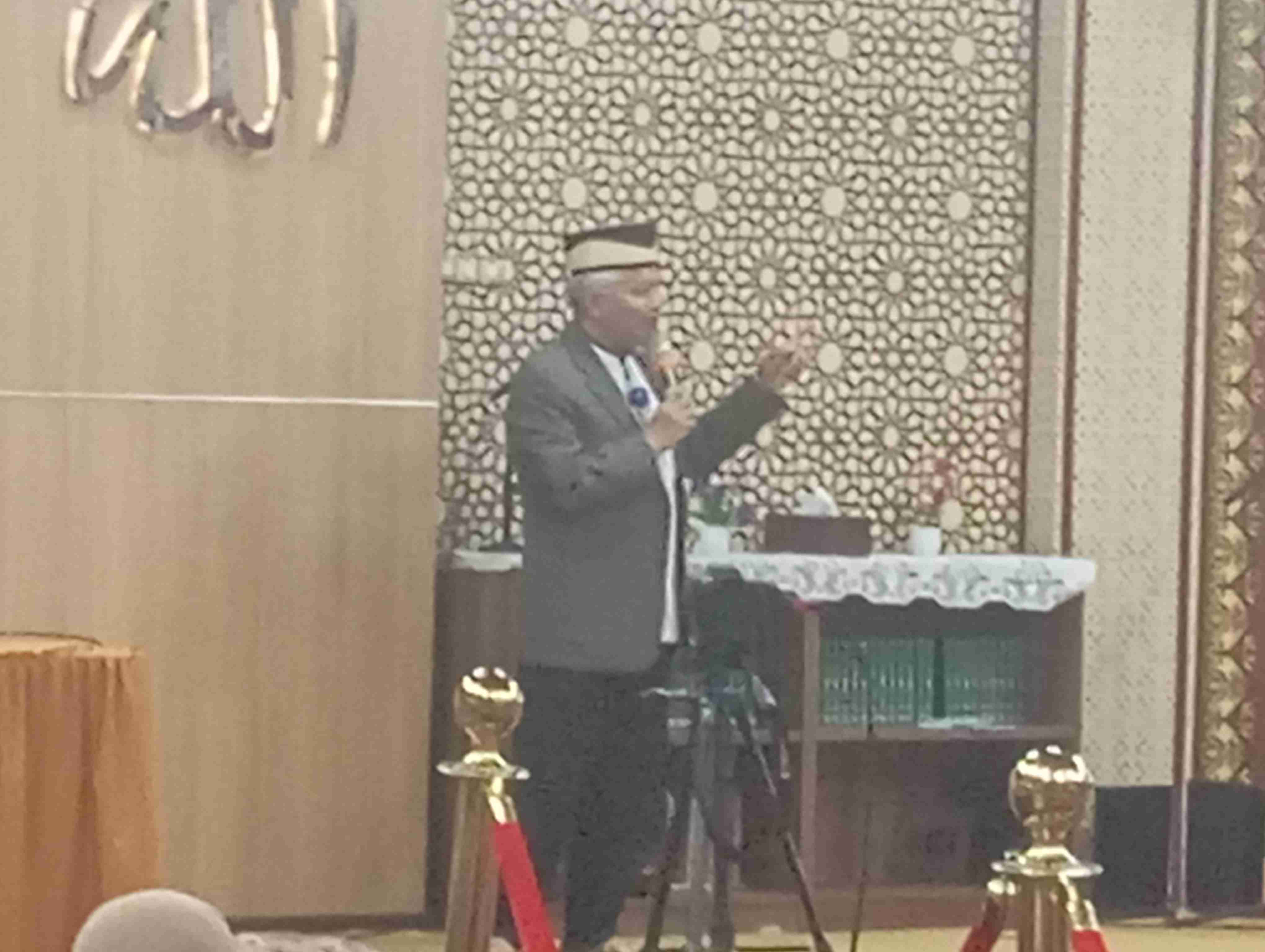 Sisipkan gambar ...