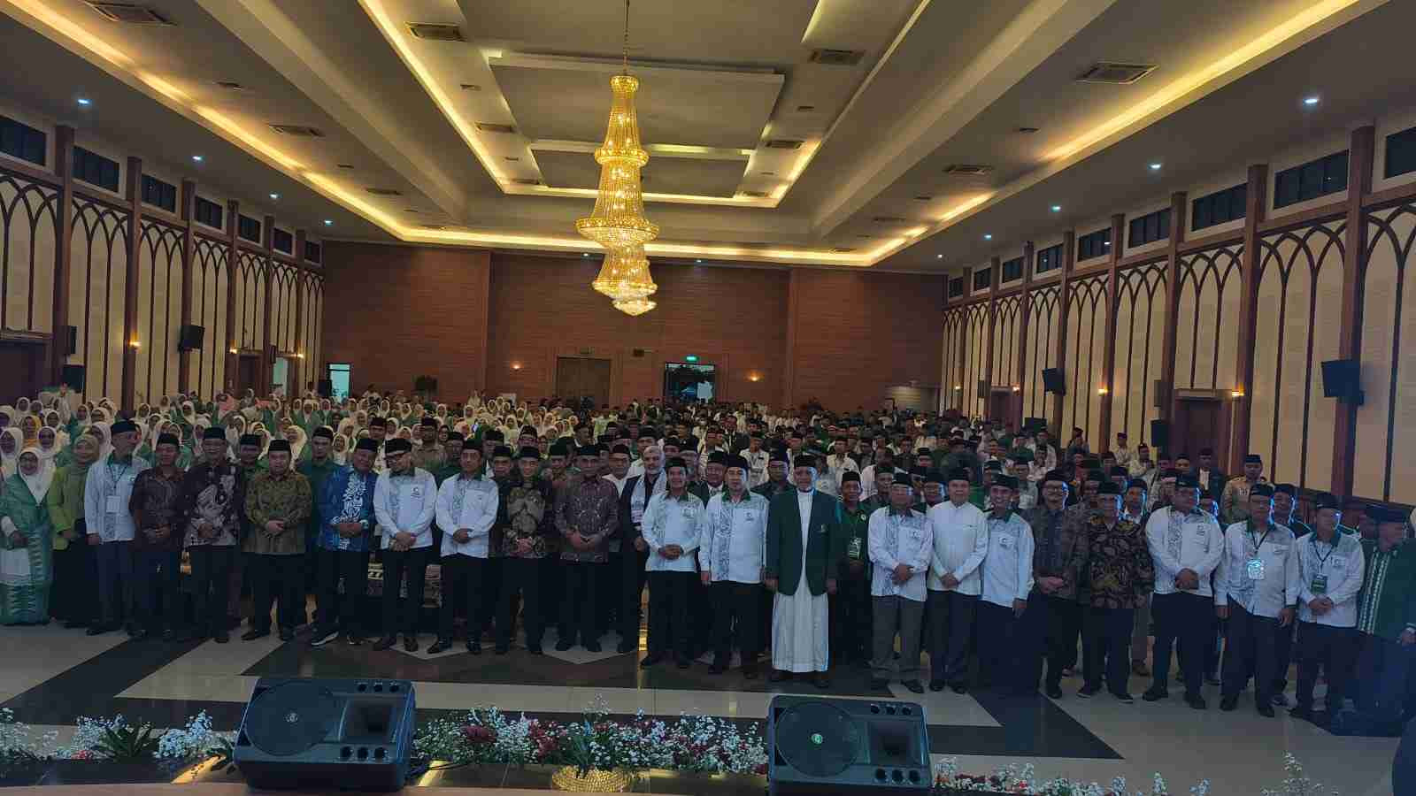 Sisipkan gambar ...
