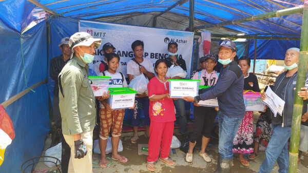 LAZ Al Azhar dan MTT Distribusikan Paket Sembako Untuk Penyintas Banjir Bandang Kalimantan Selatan